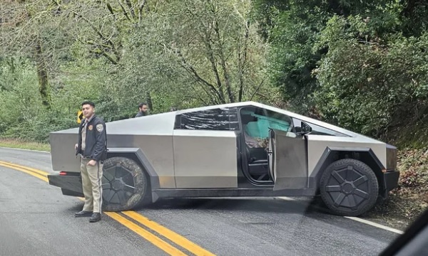 tesla cybertruck