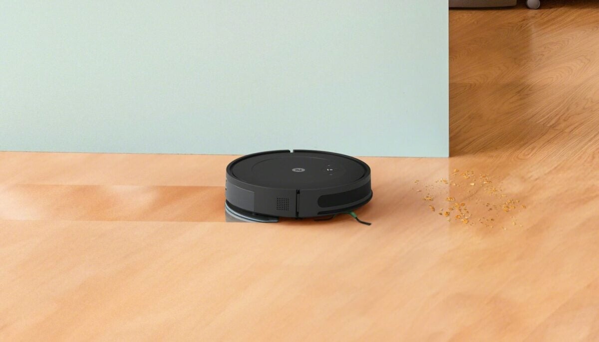 Roomba_Combo_Essential_Black_Kit