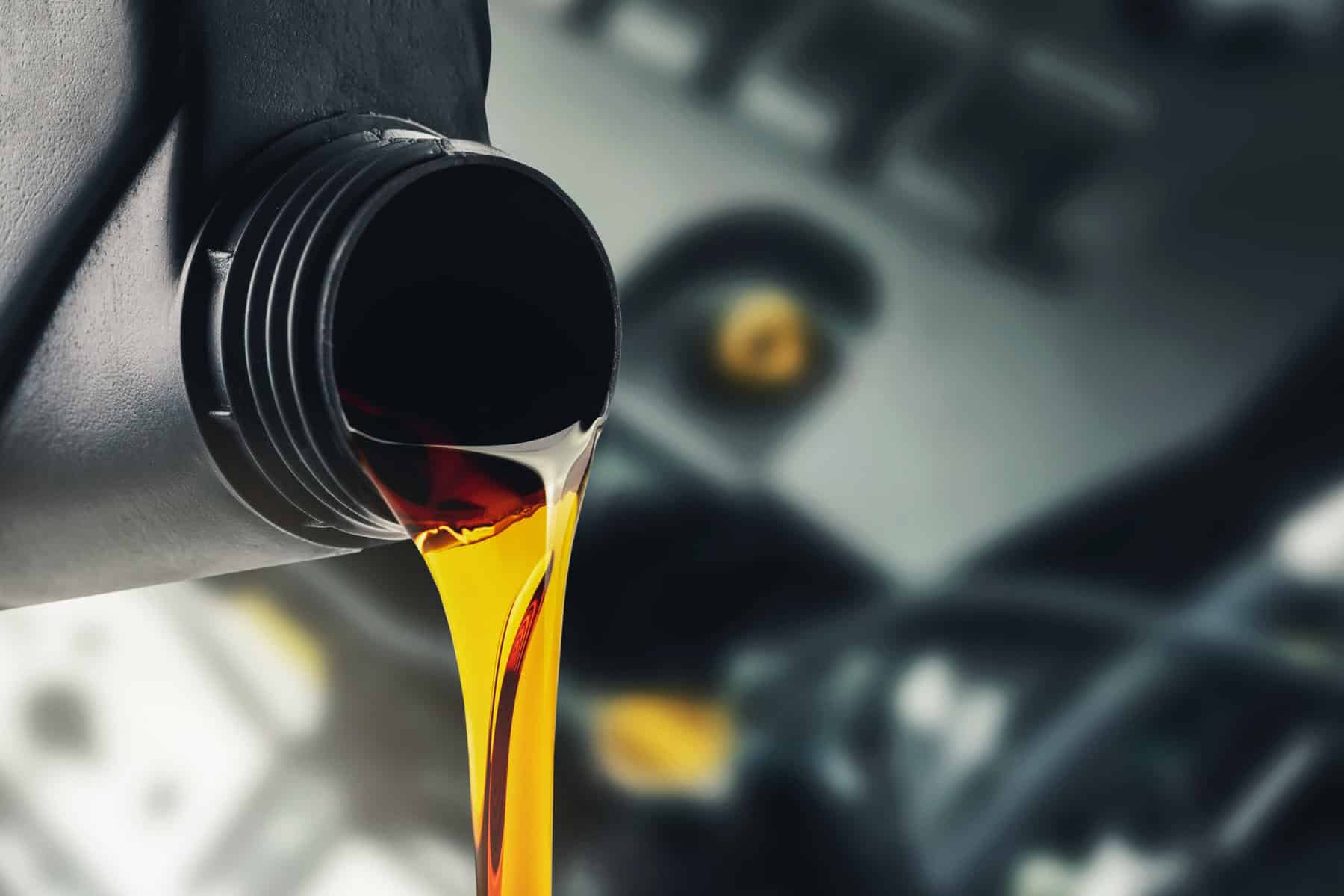 óleo do motor fraco, níveis de liquido do automóvel