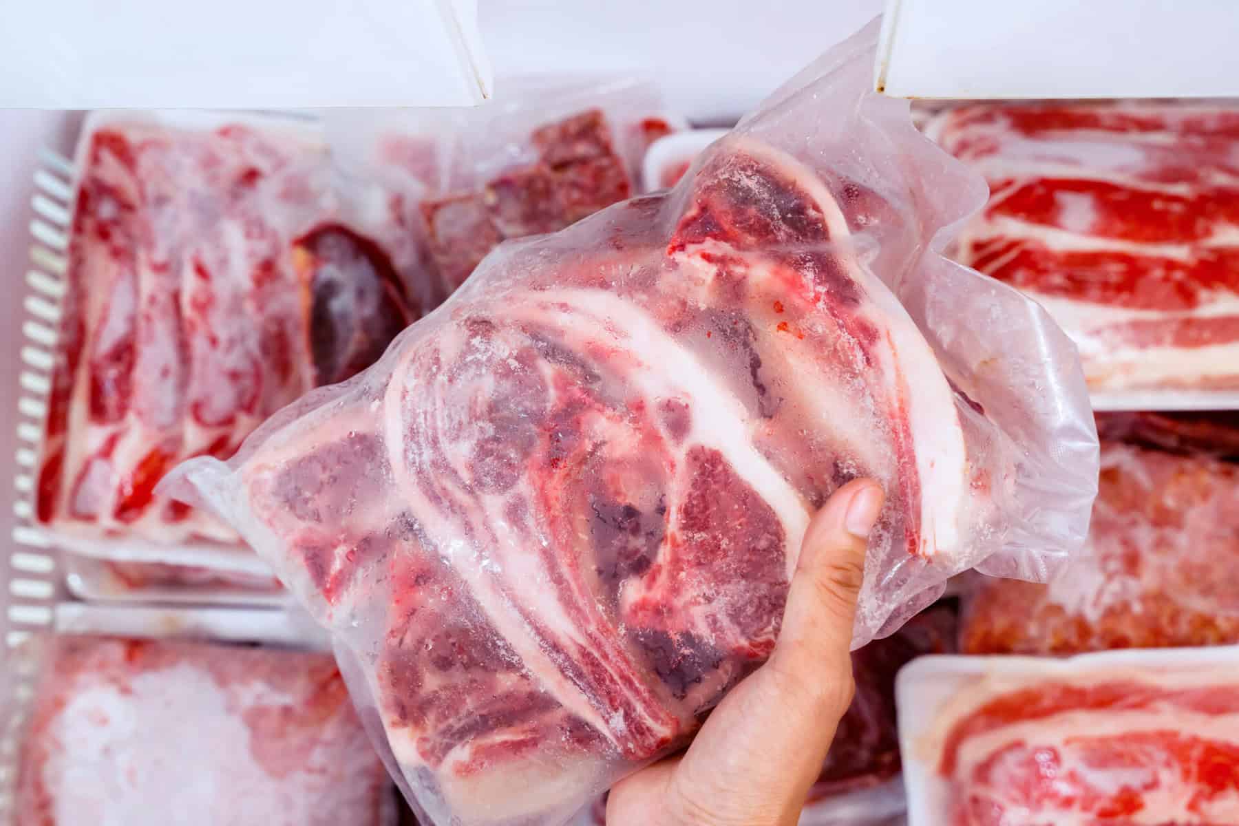 alerta: não faça estes erros a descongelar a carne!