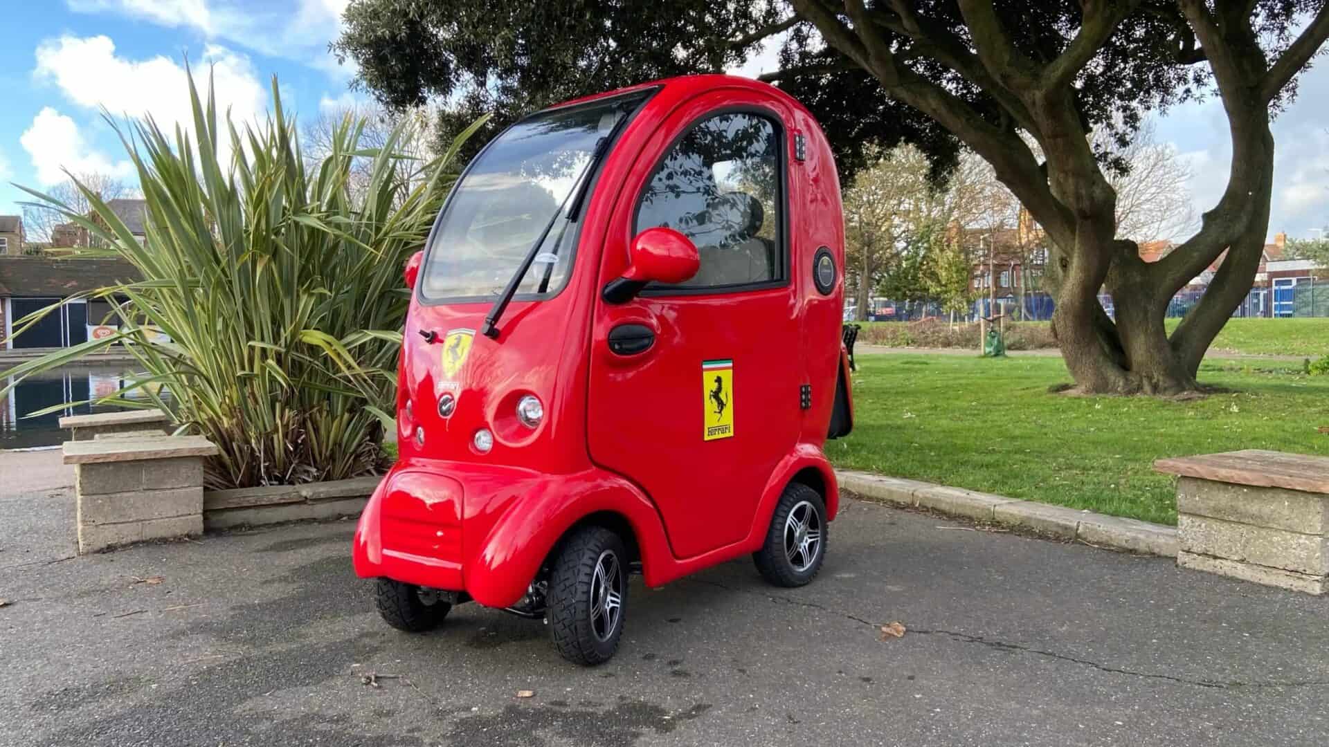 esta empresa vende um ciclomotor da ferrari! mas será mesmo?