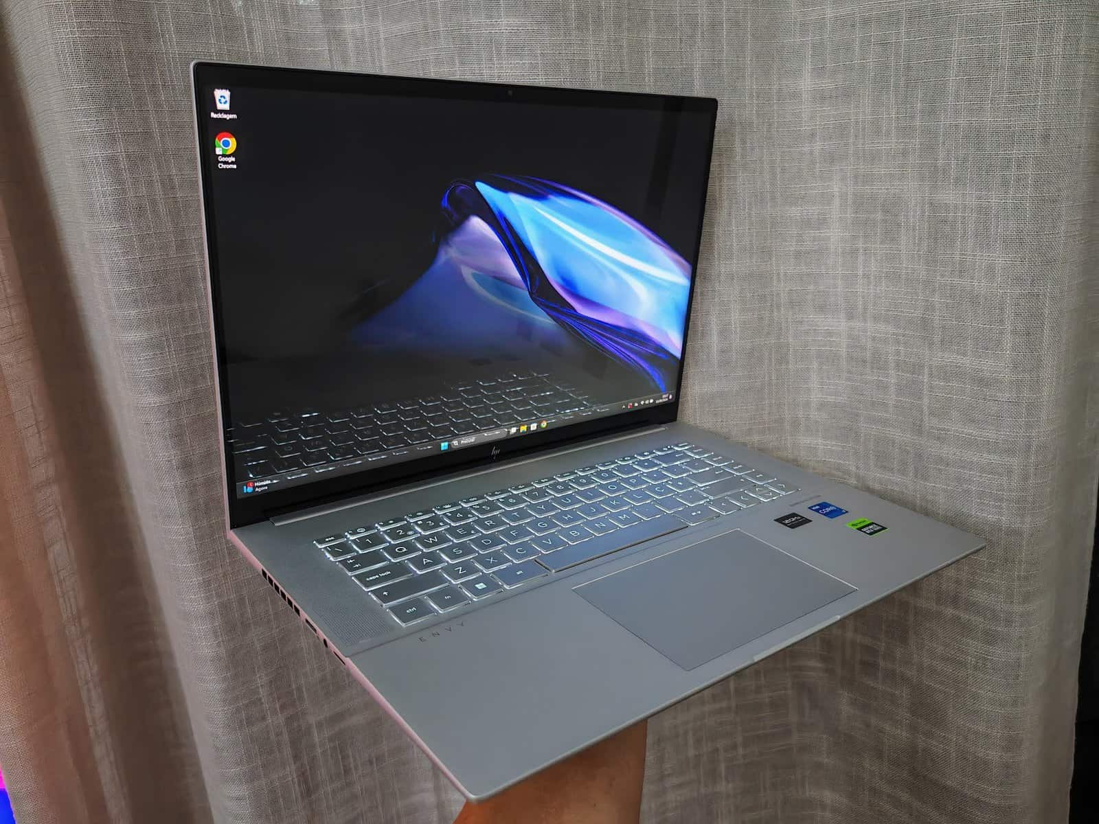 (análise) hp transcend envy 16: dimensão e competência