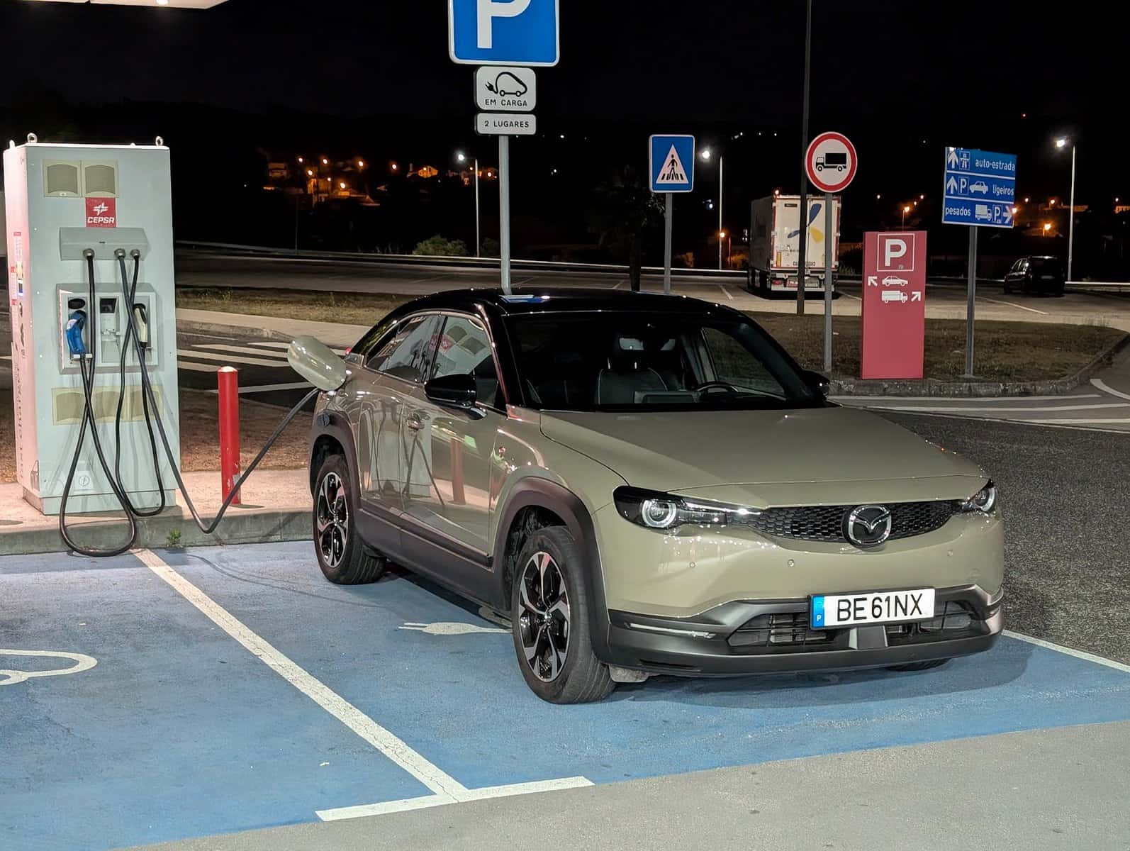 (ensaio) mazda mx-30 r-ev: carro mais estranho que conduzi